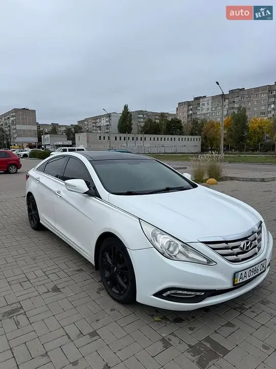 Hyundai Sonata 2010 photo 3