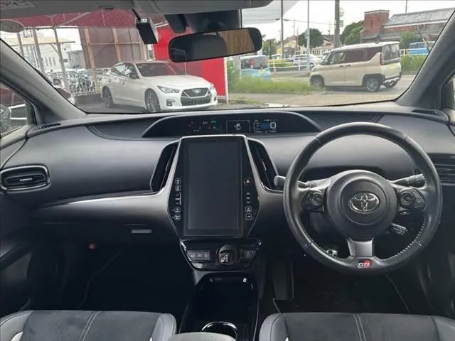 Toyota Prius Phv 2019 photo 3