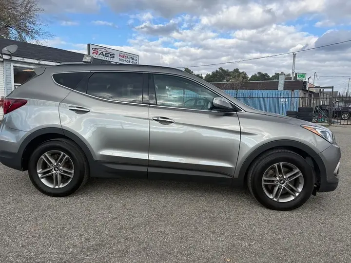 Hyundai Santa Fe 2017 photo 2
