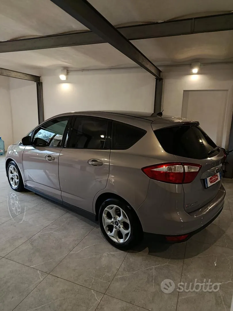 Ford C-Max 2011 photo 2