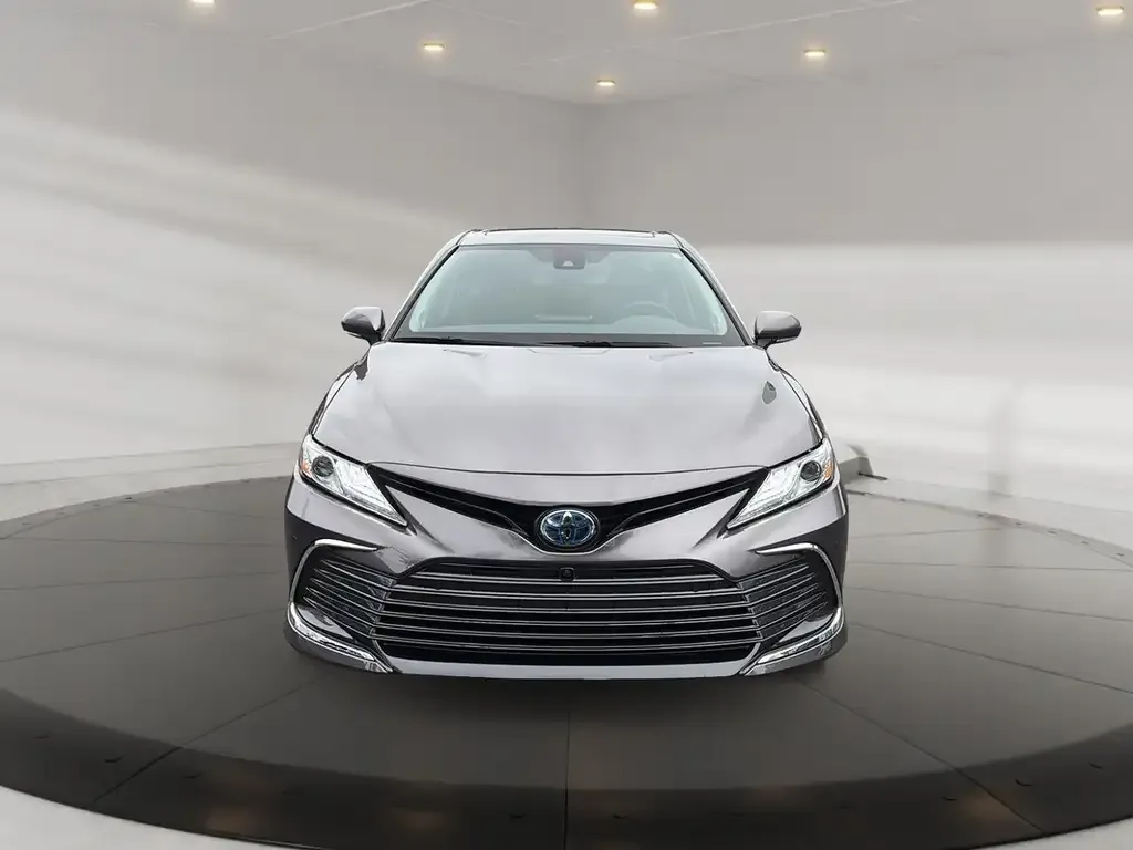 Toyota Camry 2022 photo 2