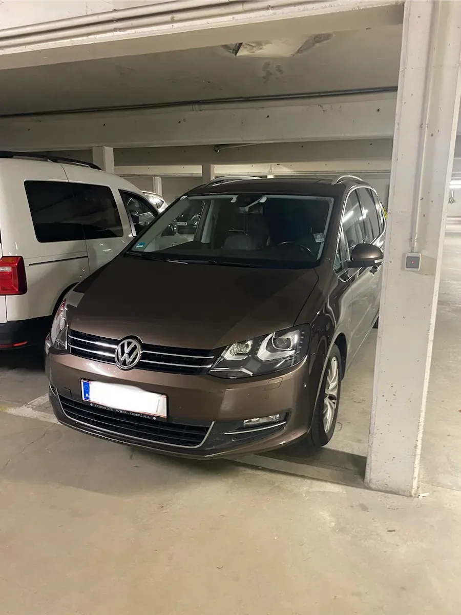 Volkswagen Sharan 2012 photo 2