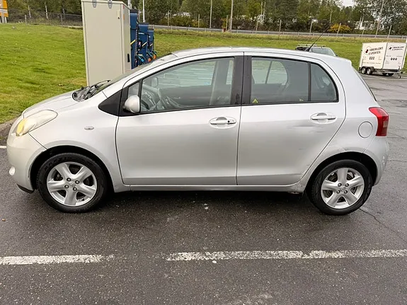 Toyota Yaris 2007 photo 3
