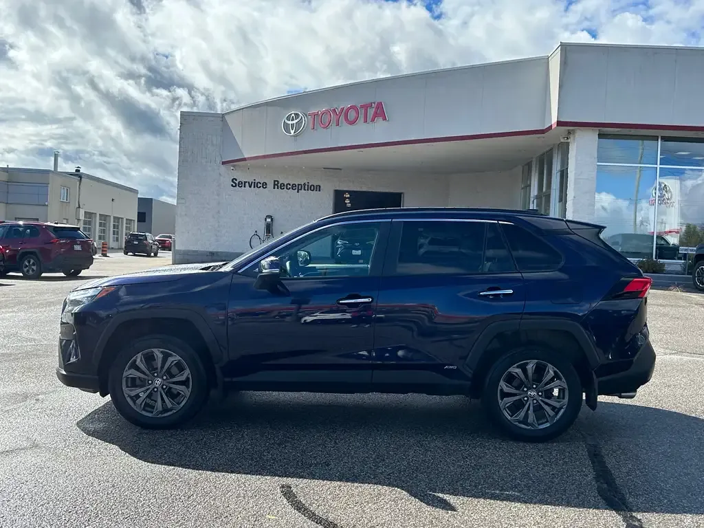 Toyota Rav4 2023 photo 2