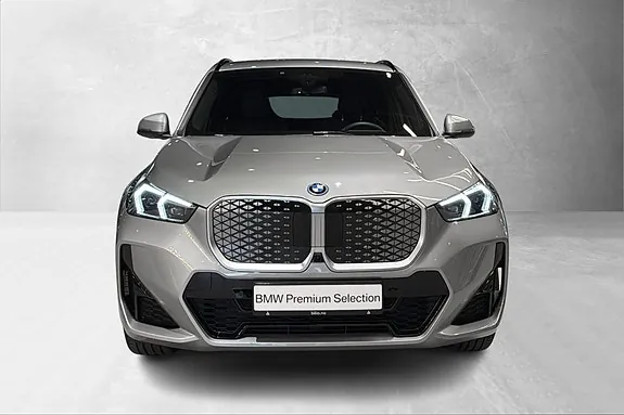 BMW Ix1 2026 photo 3