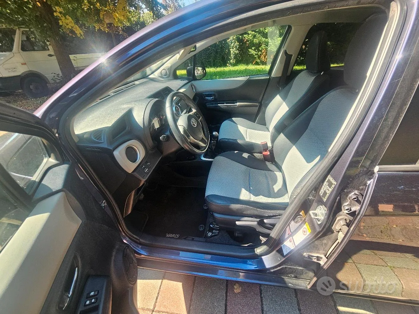 Toyota Yaris 2011 photo 5