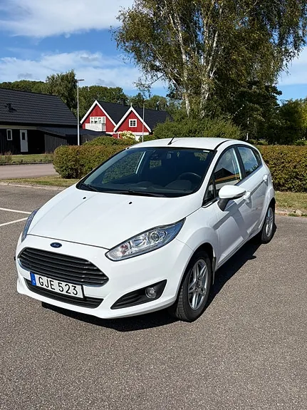 Ford Fiesta 2015 photo 2