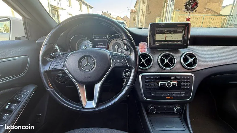 Mercedes-Benz Gla 2015 photo 3