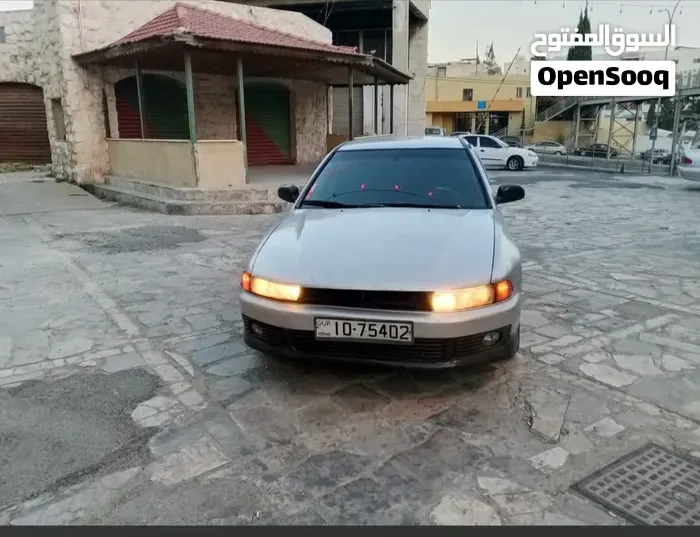 Mitsubishi Galant