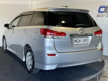 Toyota Wish 2010 photo 5