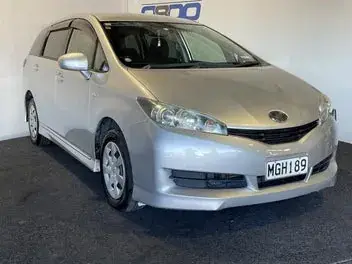 Toyota Wish 2010 photo 2