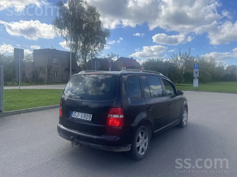 Volkswagen Touran 2004 photo 3
