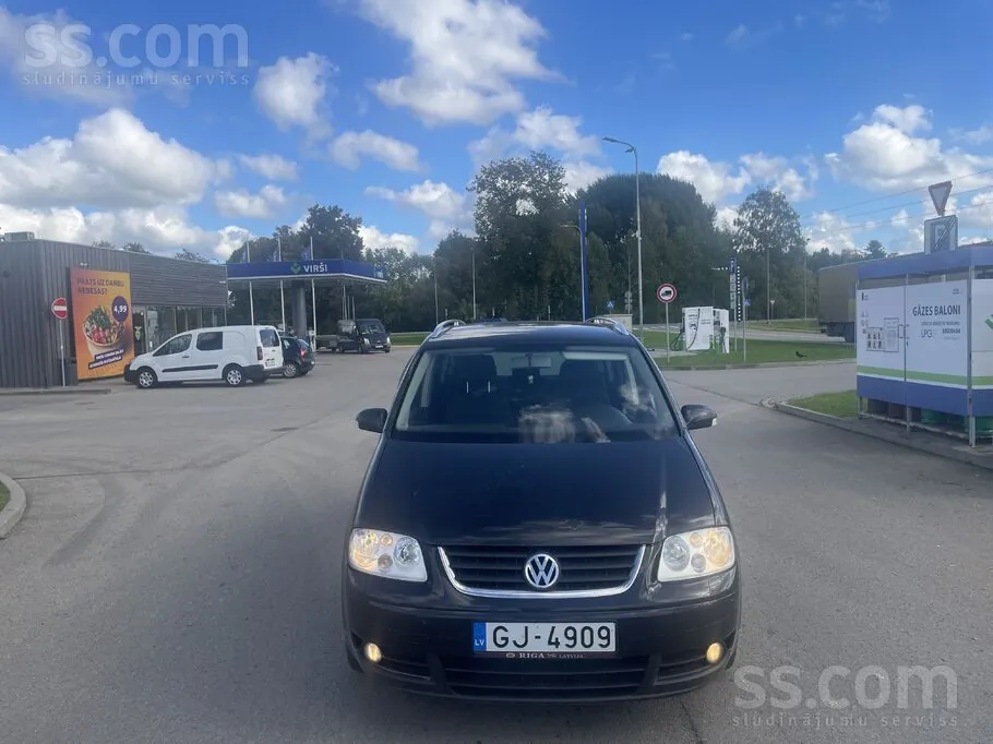 Volkswagen Touran 2004 photo 2