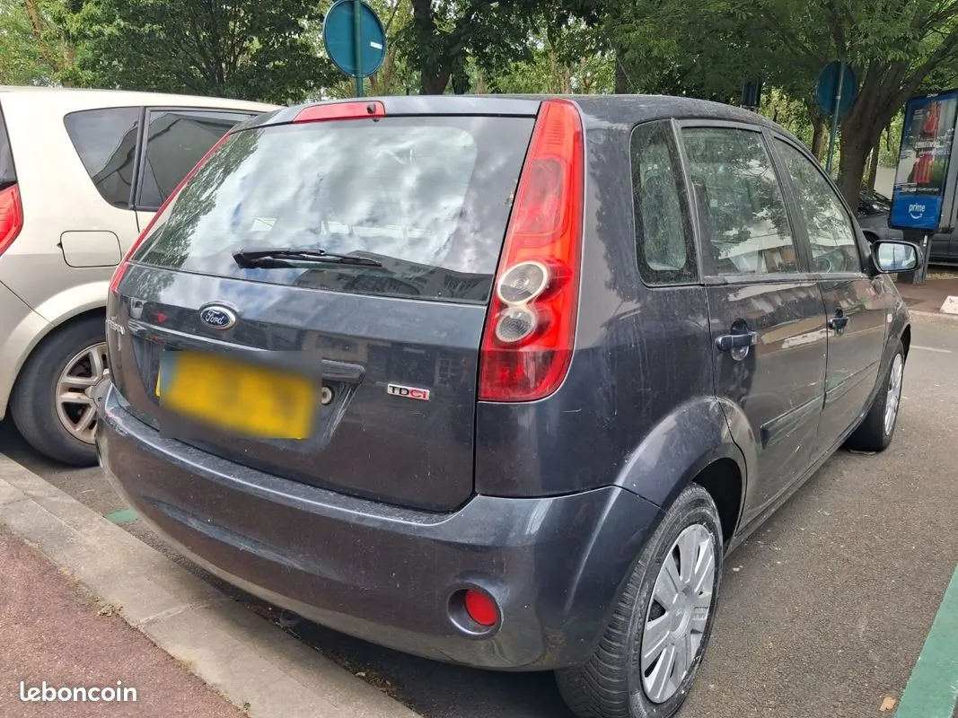 Ford Fiesta 2007 photo 2