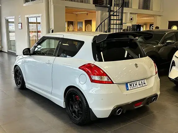Suzuki Swift 2012 photo 3