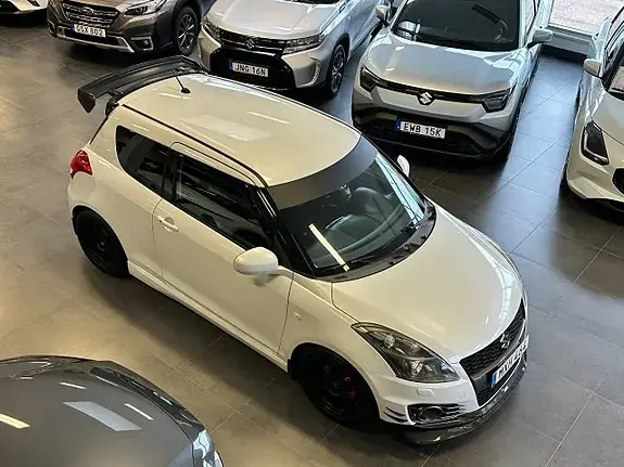 Suzuki Swift 2012 photo 5