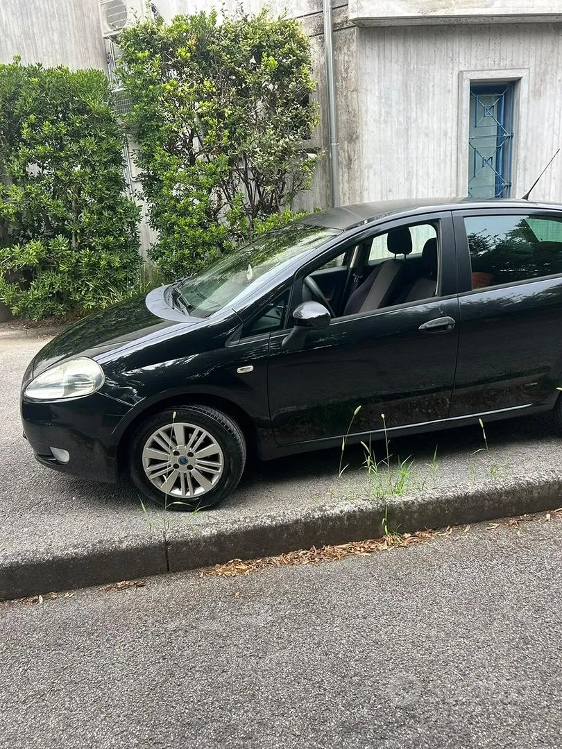 Fiat Grande Punto 2006 photo 3