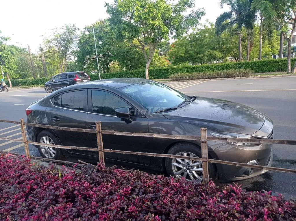 Mazda 3 2016 photo 3