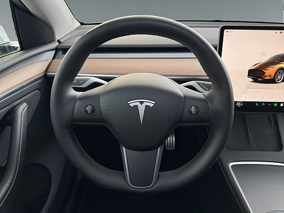 Tesla Model Y 2024 photo 3