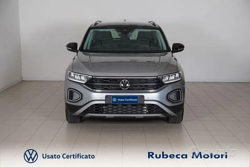 Volkswagen T-Roc 2025 photo 2