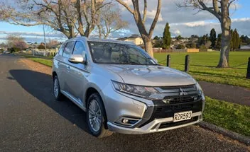 Mitsubishi Outlander 2019 photo 2