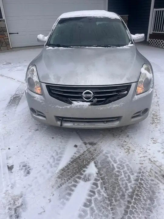 Nissan Altima 2010 photo 2