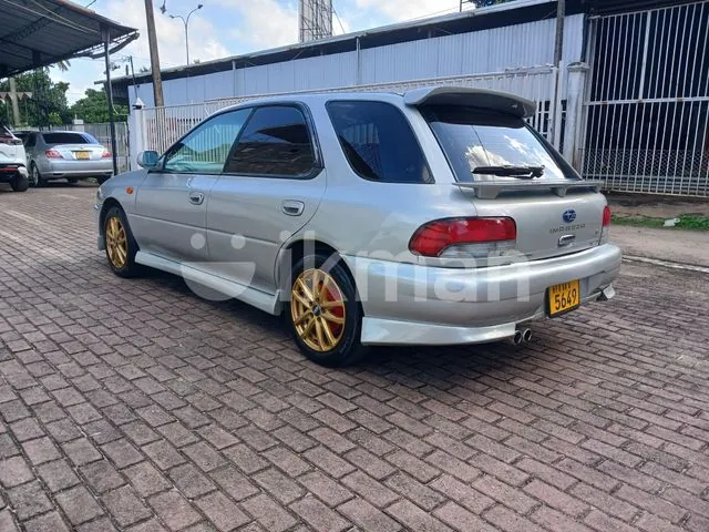 Subaru Impreza 2000 photo 2