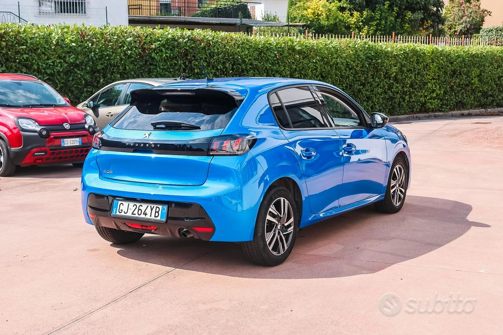 Peugeot 208 2022 photo 2