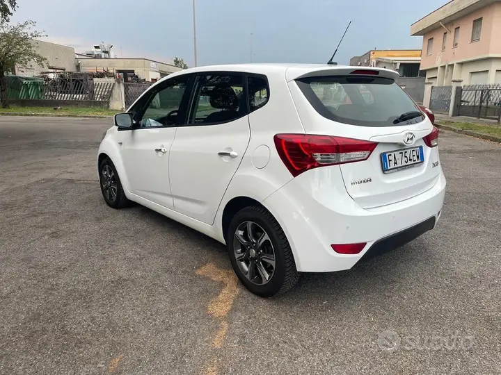 Hyundai Ix20 2015 photo 5