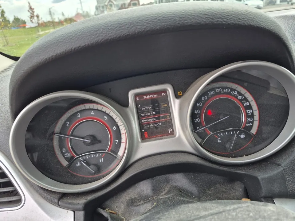 Dodge Journey 2013 photo 2