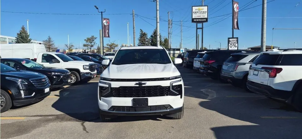 Chevrolet Tahoe 2026 photo 2