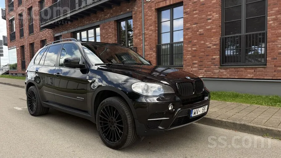 BMW X5 2010 photo 2
