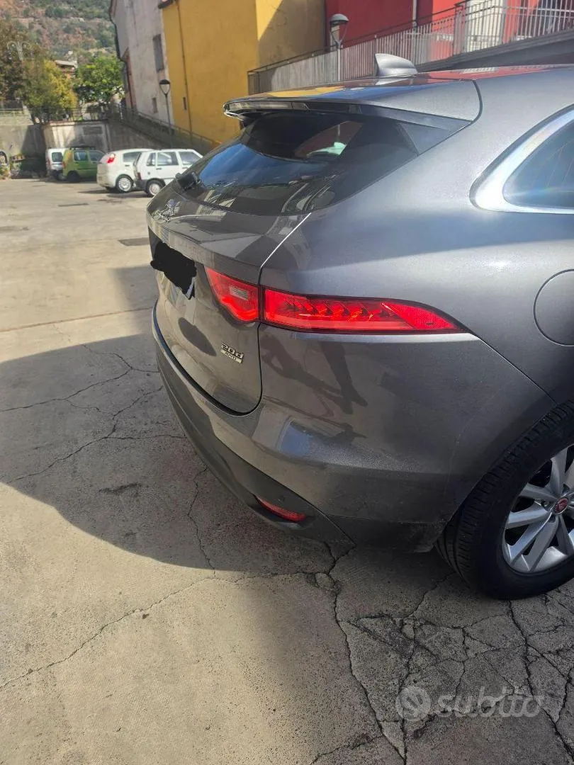 Jaguar F-Pace 2018 photo 3