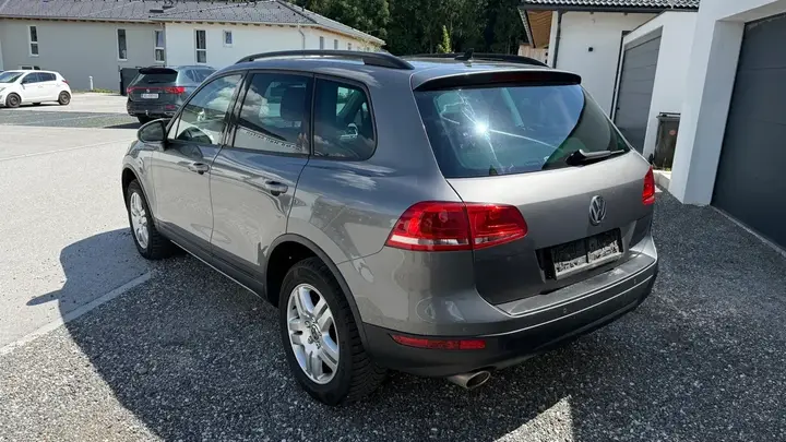 Volkswagen Touareg 2010 photo 3
