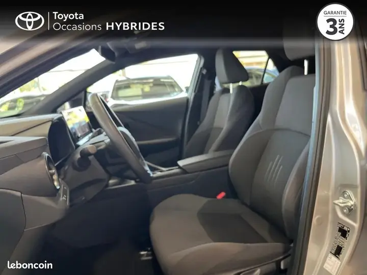 Toyota C-Hr 2025 photo 4