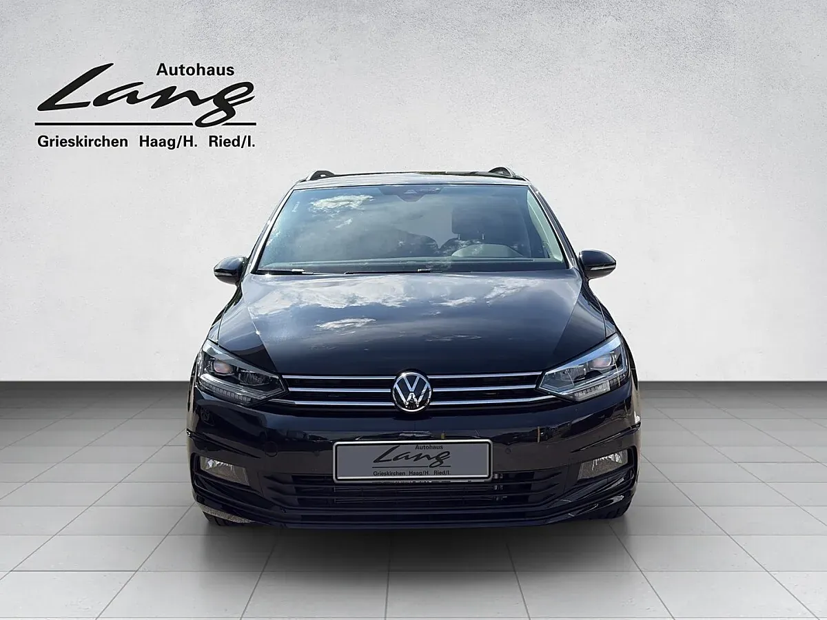 Volkswagen Touran 2026 photo 2