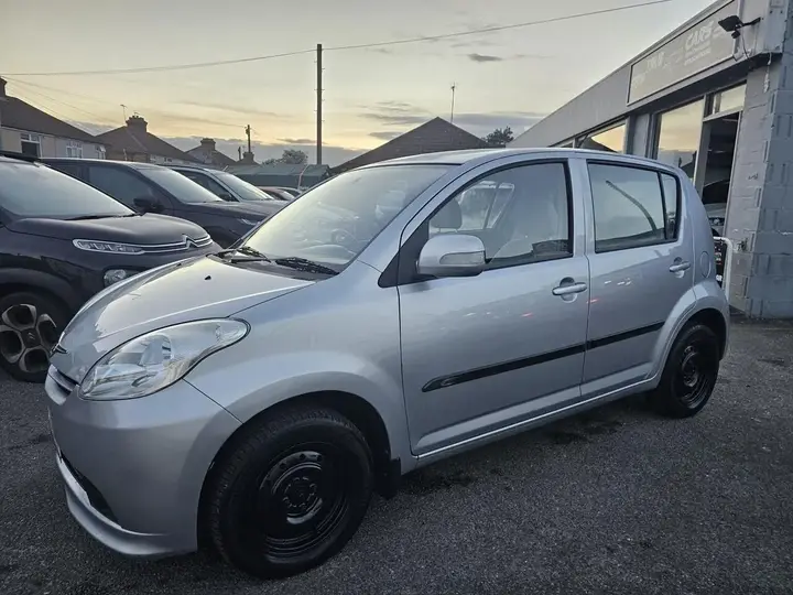 Perodua Myvi 2011 photo 2