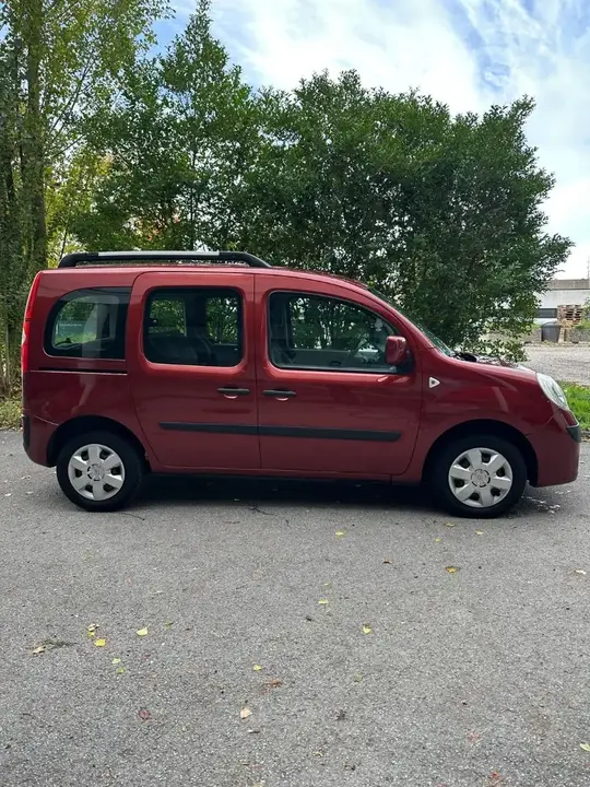 Renault Kangoo 2011 photo 2