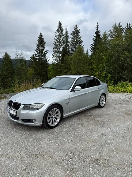 BMW 320D 2011 photo 3