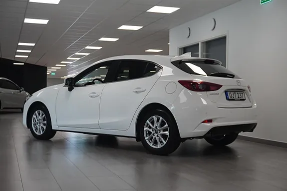 Mazda 3 2016 photo 3