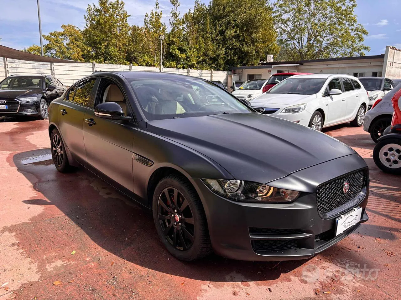Jaguar Xe 2017 photo 3