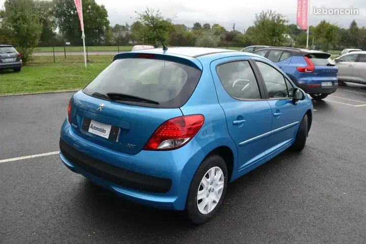 Peugeot 207 2011 photo 4