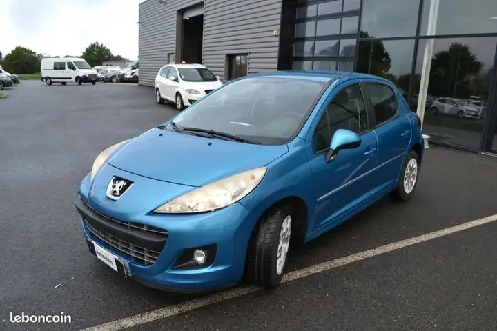Peugeot 207 2011 photo 2