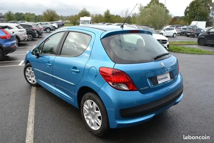 Peugeot 207 2011 photo 5