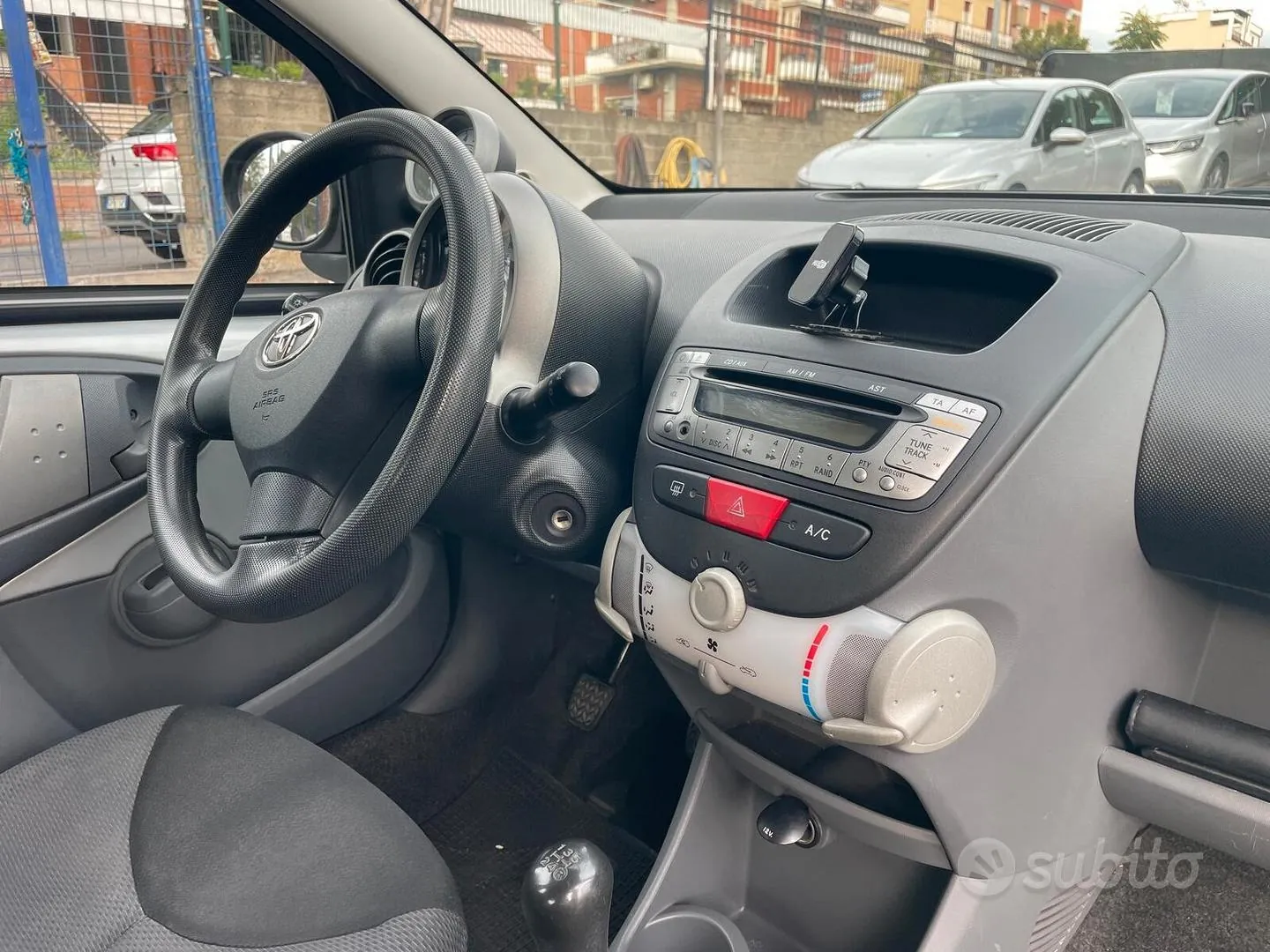 Toyota Aygo 2011 photo 5