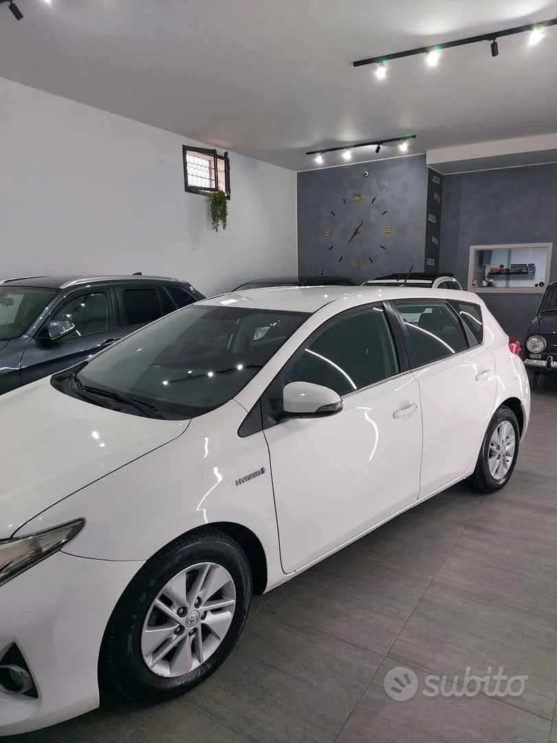 Toyota Auris 2013 photo 5