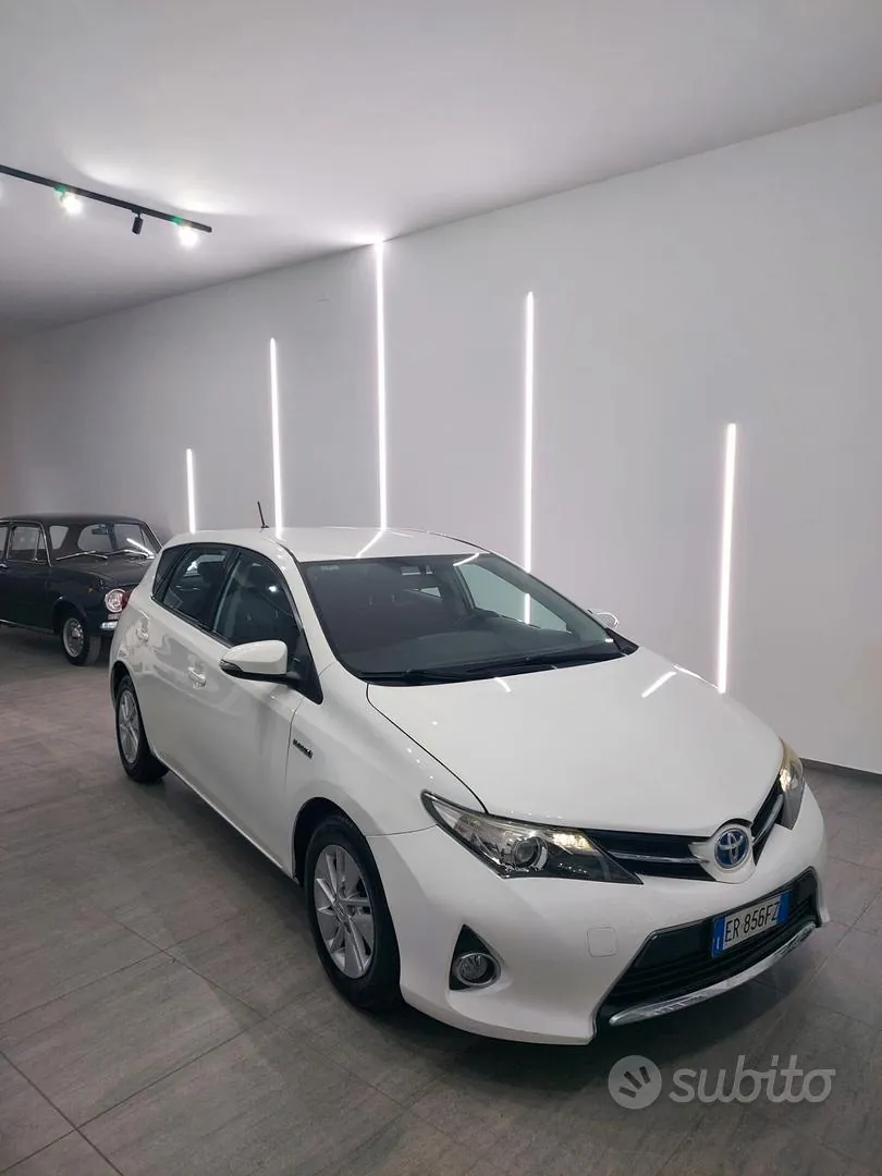 Toyota Auris 2013 photo 4