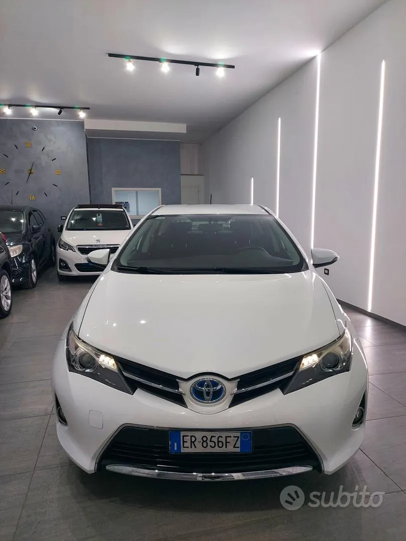 Toyota Auris 2013 photo 3