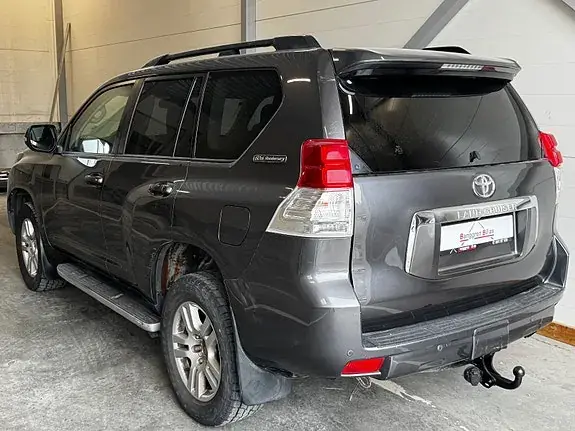 Toyota Land Cruiser 2012 photo 3