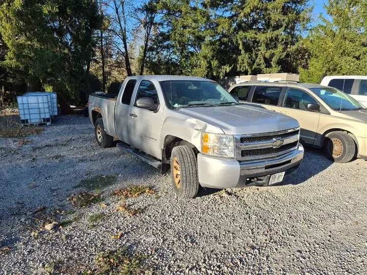 Chevrolet Silverado 1500 2010 photo 2